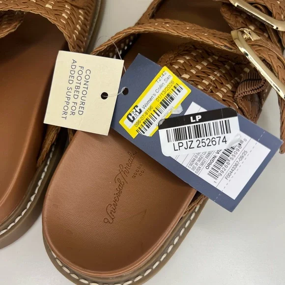 Universal Thread Collin Sandals 8.5 - Picture 4 of 5